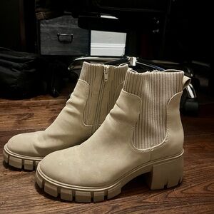 Universal Thread Tan Ankle Boots